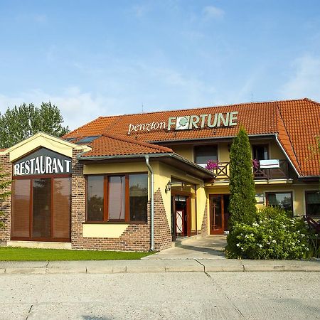 Penzion Fortune Dunajská Streda Exteriör bild